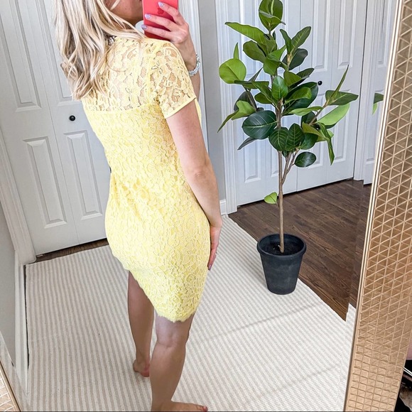 Diane Von Furstenberg Barbie Lace Dress in Yellow 4 - Picture 4 of 9